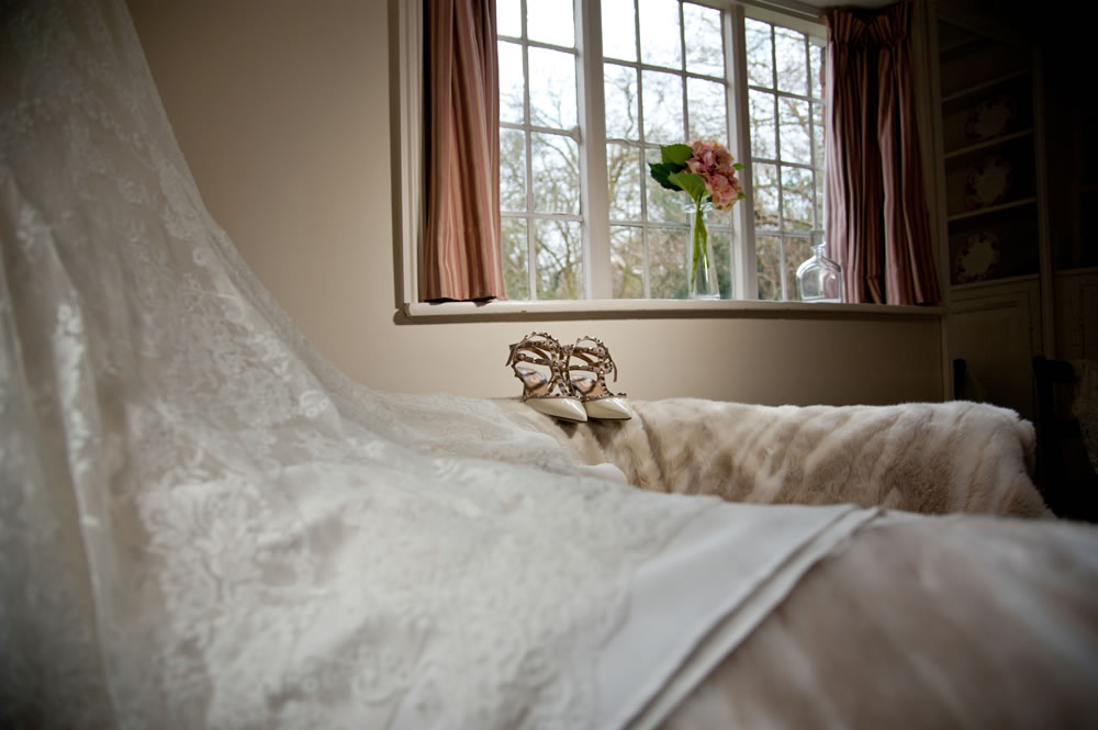 Bride&rsquo;s shoes and dress