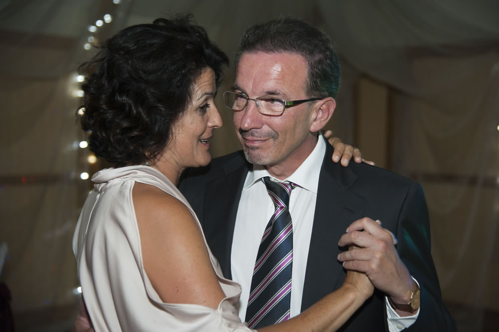 wedding guests dancing